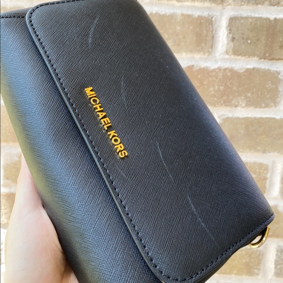 ‼️SALE‼️👜💕Michael Kors medium crossbody black - Picture 2 of 8